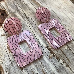 🌸Retro Geometric Acrylic Earrings!🦓